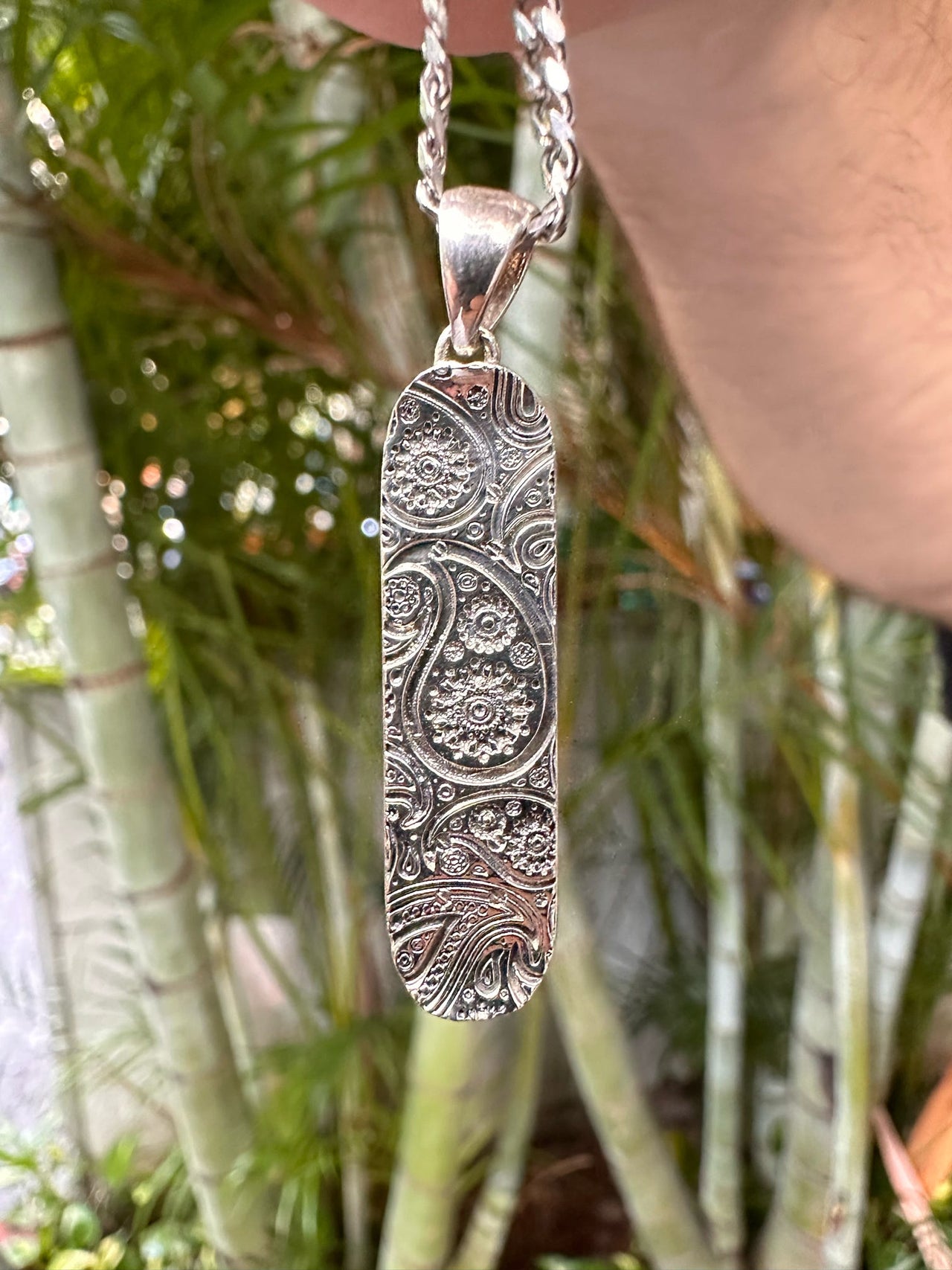 Paisley-Skateboard-Deck-Anhänger (Silber)