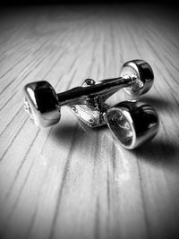 Thumbnail for SKATEBOARD TRUCK w/ WHEELS PENDANT (SILVER)