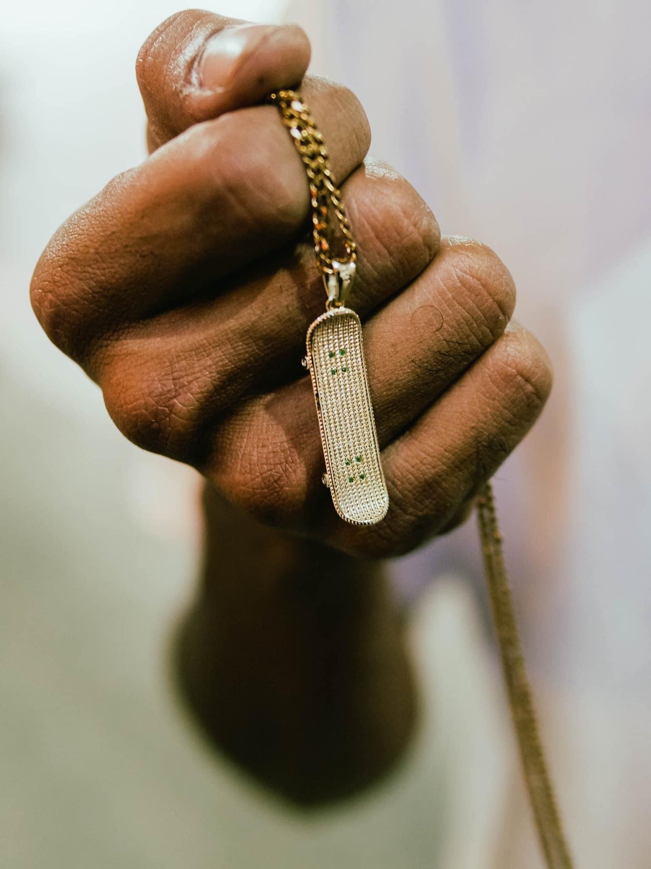 SKATEBOARD PENDANT V2 (GOLD)