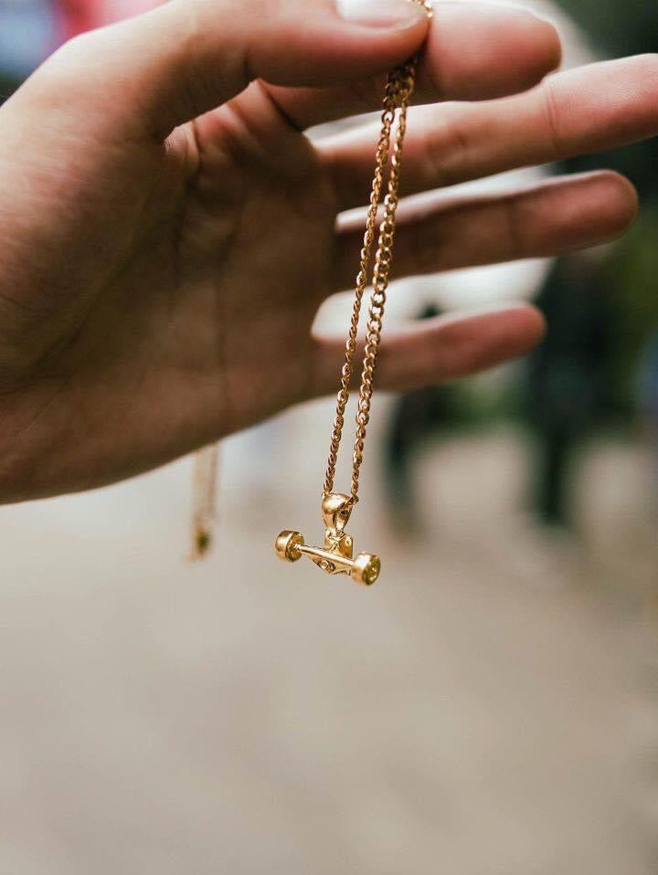 Skateboard Truck w/Wheels Pendant (Gold)