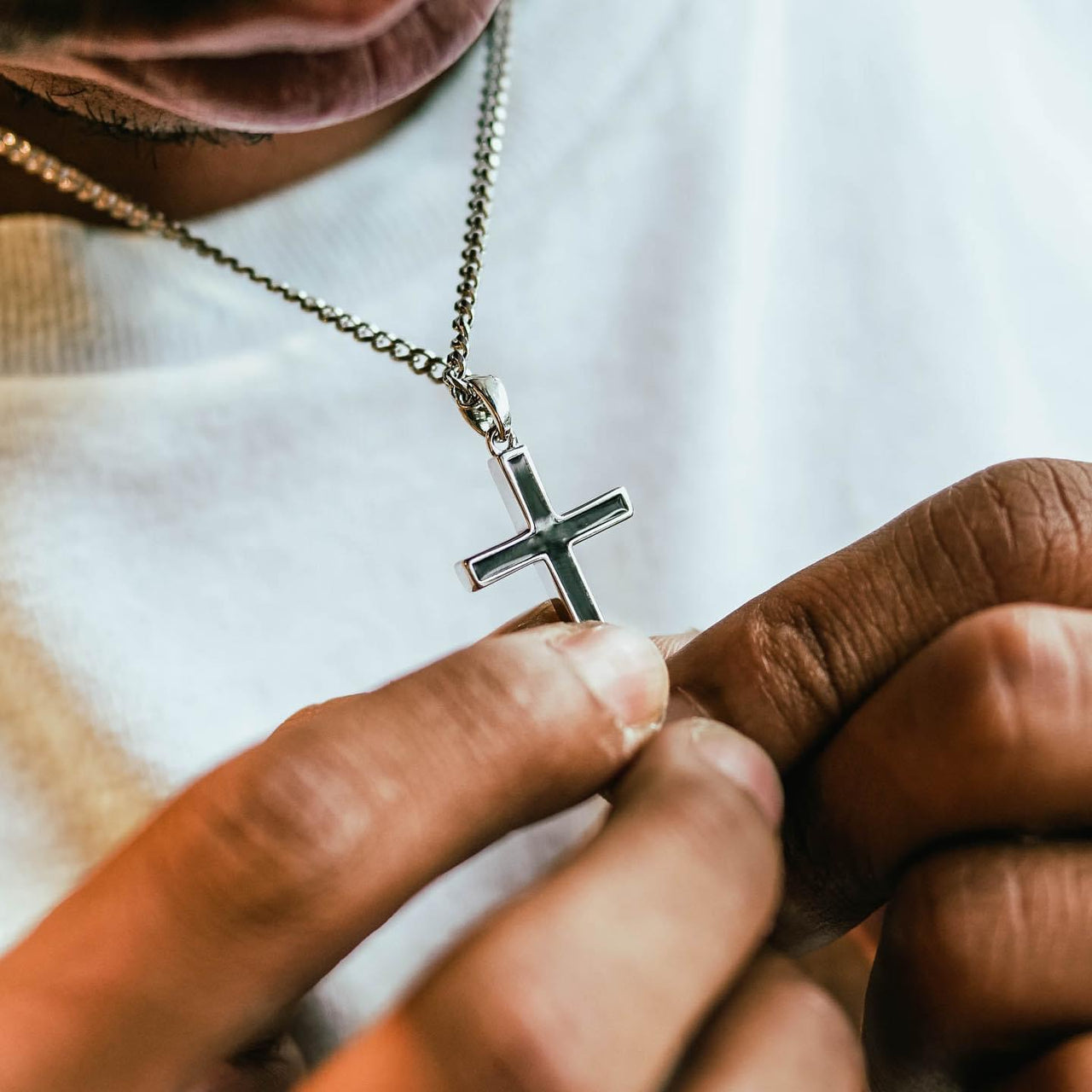 Colgante de cruz de doble cara (plata)