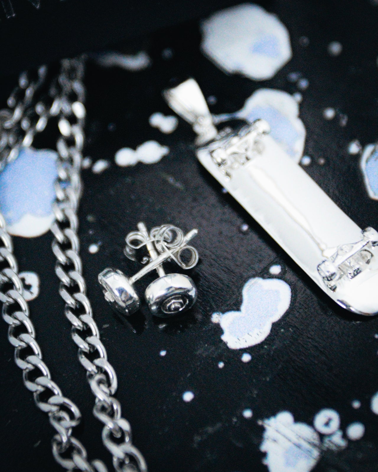 Skateboard Pendant & Earrings Bundle (Silver)