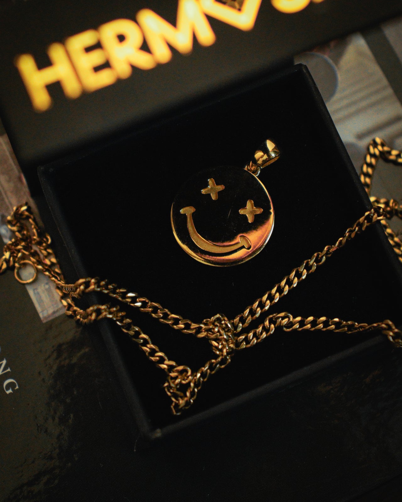 Smiley Face V2 Pendant (Gold)