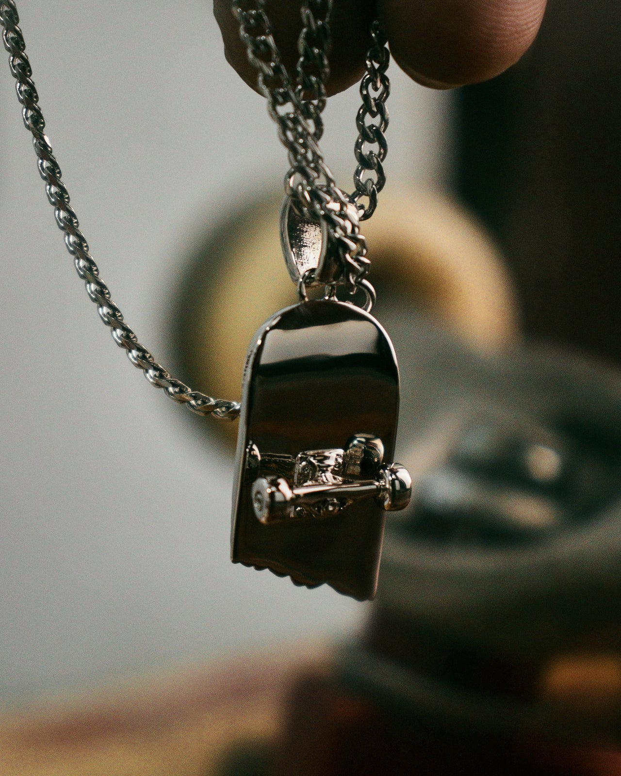Broken Skateboard Pendant (Silver)