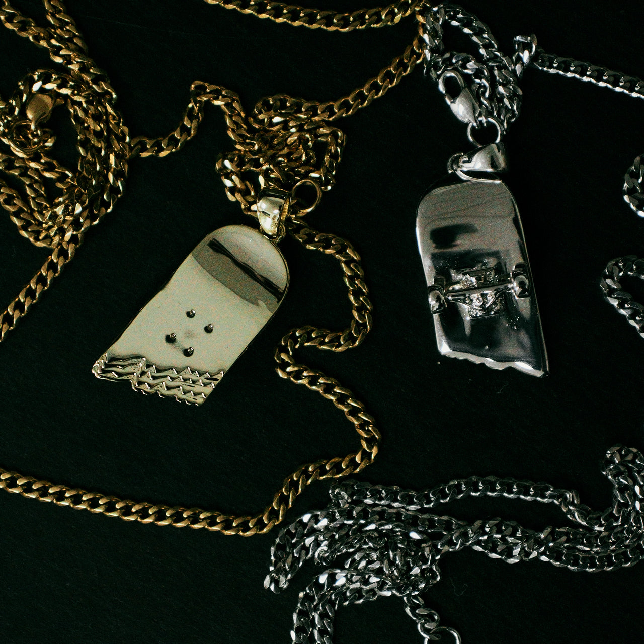Broken Skateboard Pendant (Silver)