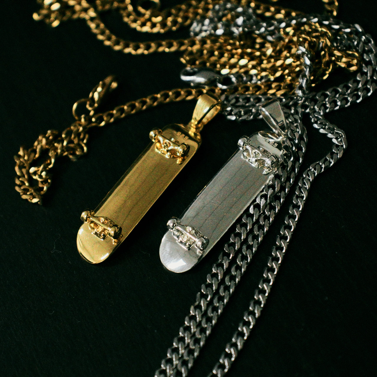 Colgante de patineta (oro)