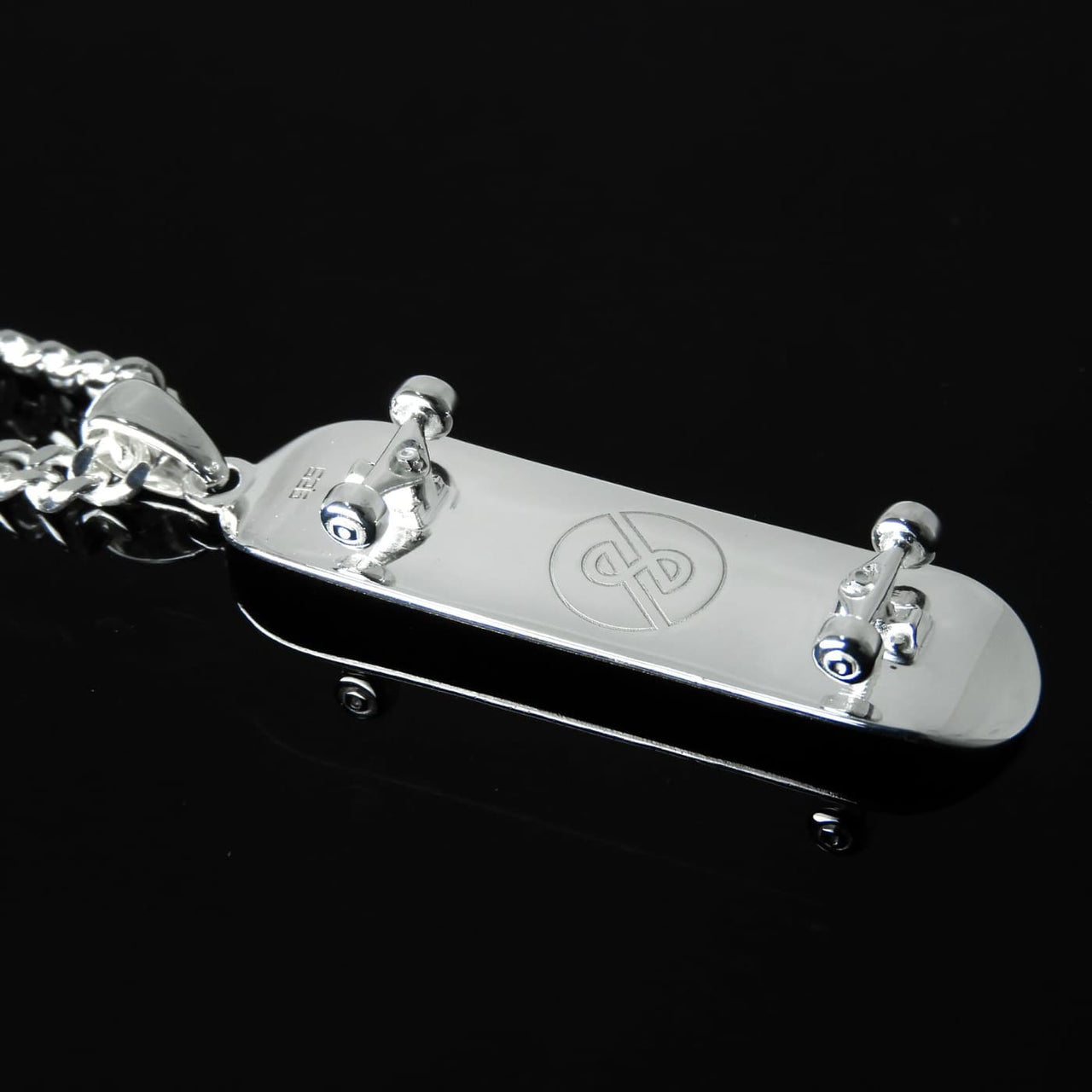 Skateboard And Strap - Luxury S00 Silver